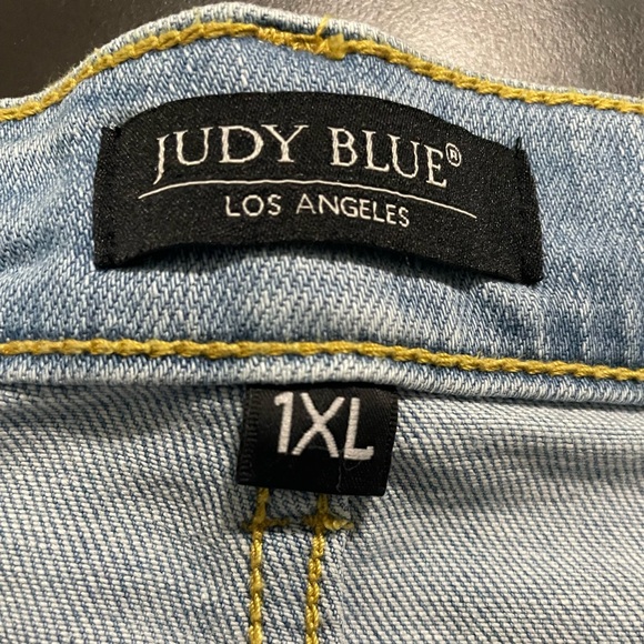 Judy Blue Shorts - Picture 9 of 10